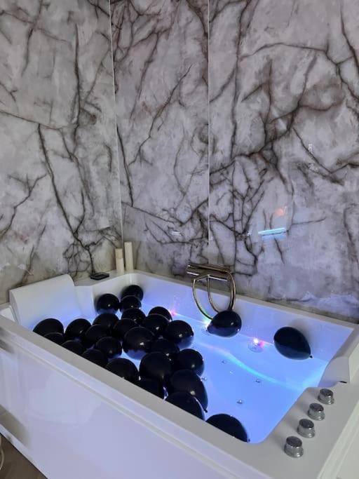 Les Chambres D Excellence Spa Σετ Εξωτερικό φωτογραφία